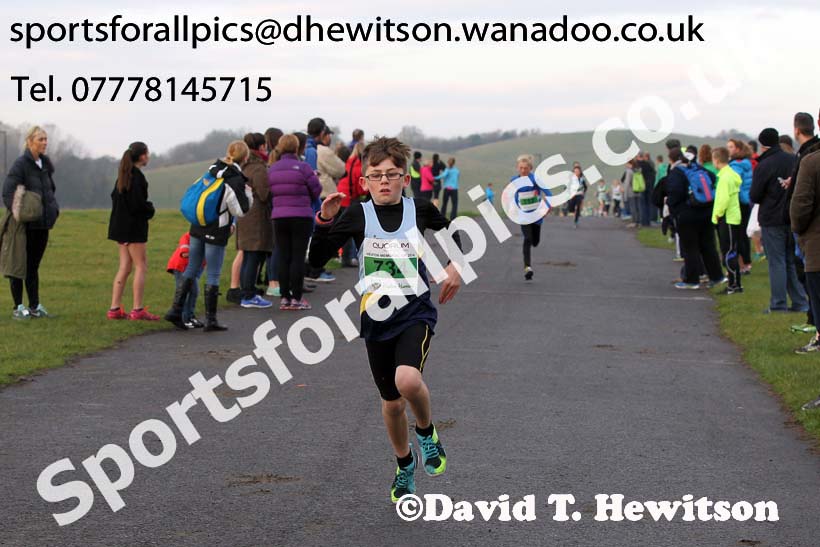 Under-11s Heaton Harriers Memorial Road Race. Photo: David T. Hewitson/Sports for All Pics